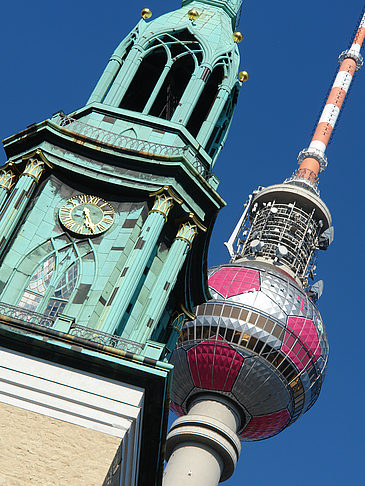 Fernsehturm und Marienkirche Fotos