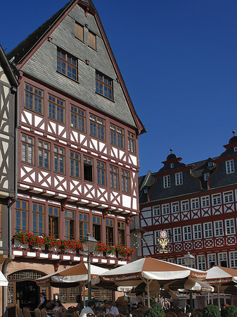 Haus Löwenstein neben großem Laubenberg Foto 