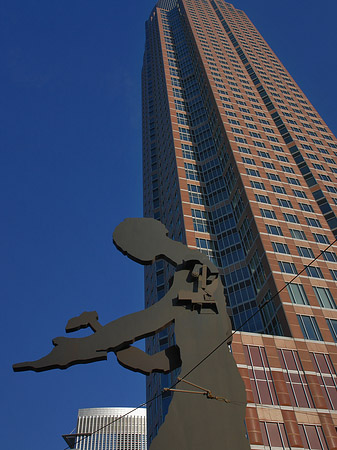 Foto Hammering Man am Fuß der Messe - Frankfurt am Main