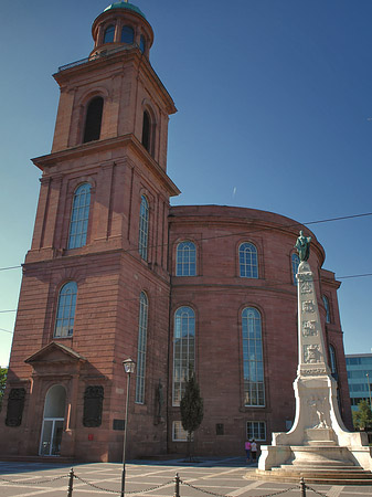 Fotos Paulskirche mit Statue | Frankfurt am Main