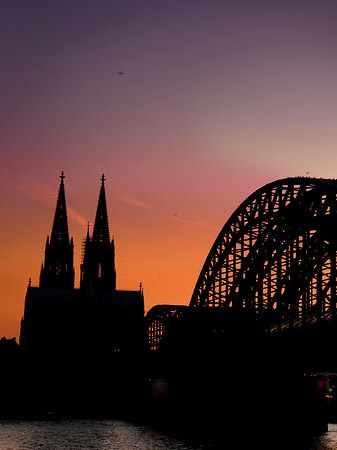 Fotos Kölner Dom hinter der Hohenzollernbrücke | Köln