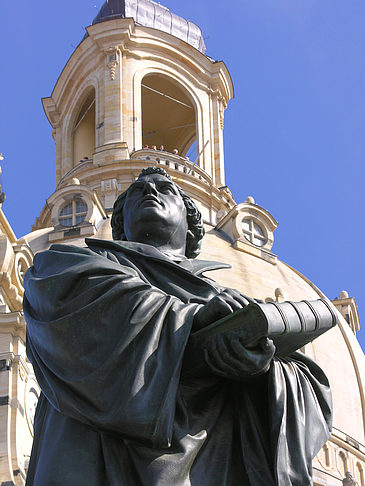 Martin Luther Denkmal an der Frauenkirche Fotos