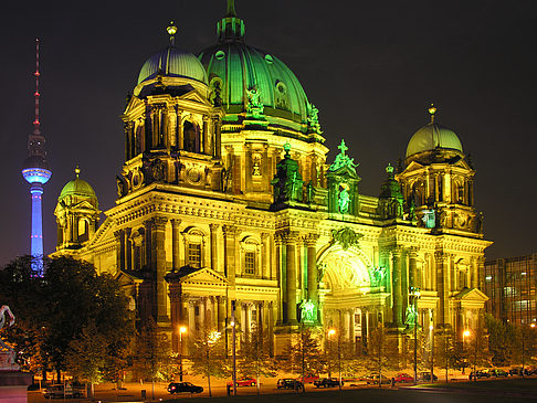 Foto Berliner Dom bei Nacht - Berlin