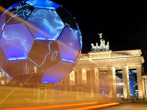 Brandenburger Tor bei Nacht Fotos