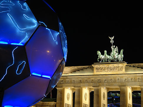 Brandenburger Tor bei Nacht Foto 