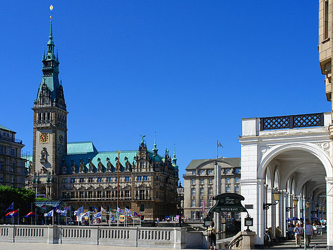 Jungfernstieg und Alster Arkaden