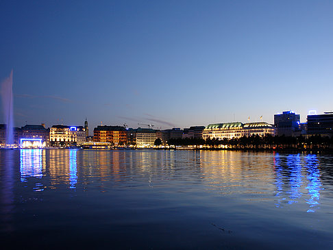 Binnenalster am Abend Fotos