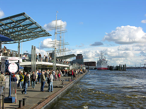 Foto Landungsbrücken - Hamburg