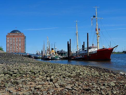 Foto Strand und Hafen von Övelgönne - Hamburg