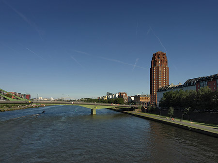 Foto Main Plaza mit Ufer