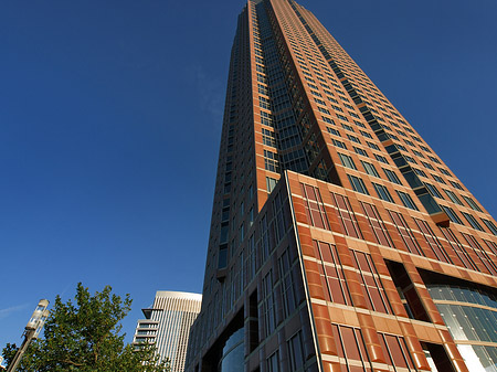 Fotos Messeturm von unten | Frankfurt am Main