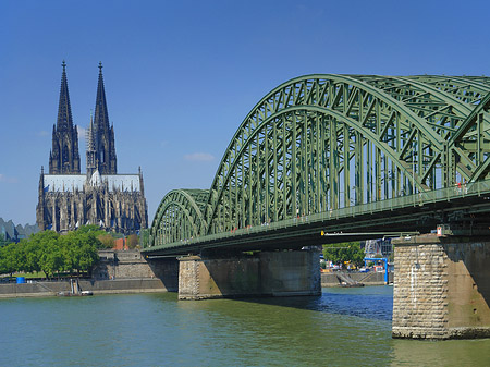 Foto Hohenzollernbrücke am Kölner Dom