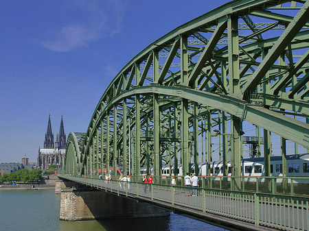 Foto Hohenzollernbrücke beim Kölner Dom