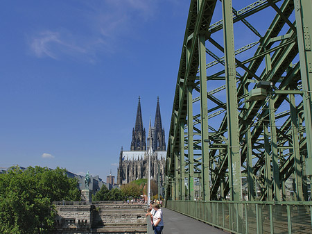 Foto Hohenzollernbrücke beim Kölner Dom - Köln