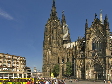 Bimmelbahn fährt zum Kölner Dom Fotos