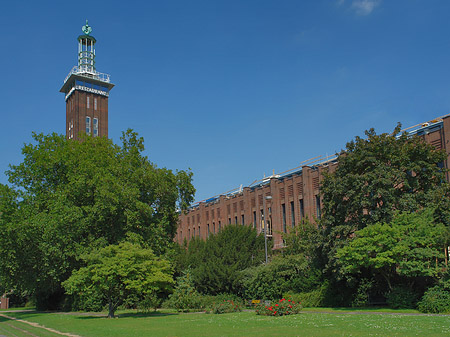 Messeturm an der Kölner Messe Foto 