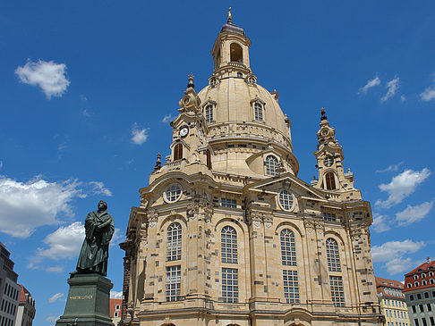 Frauenkirche und Lutherdenkmal Foto 